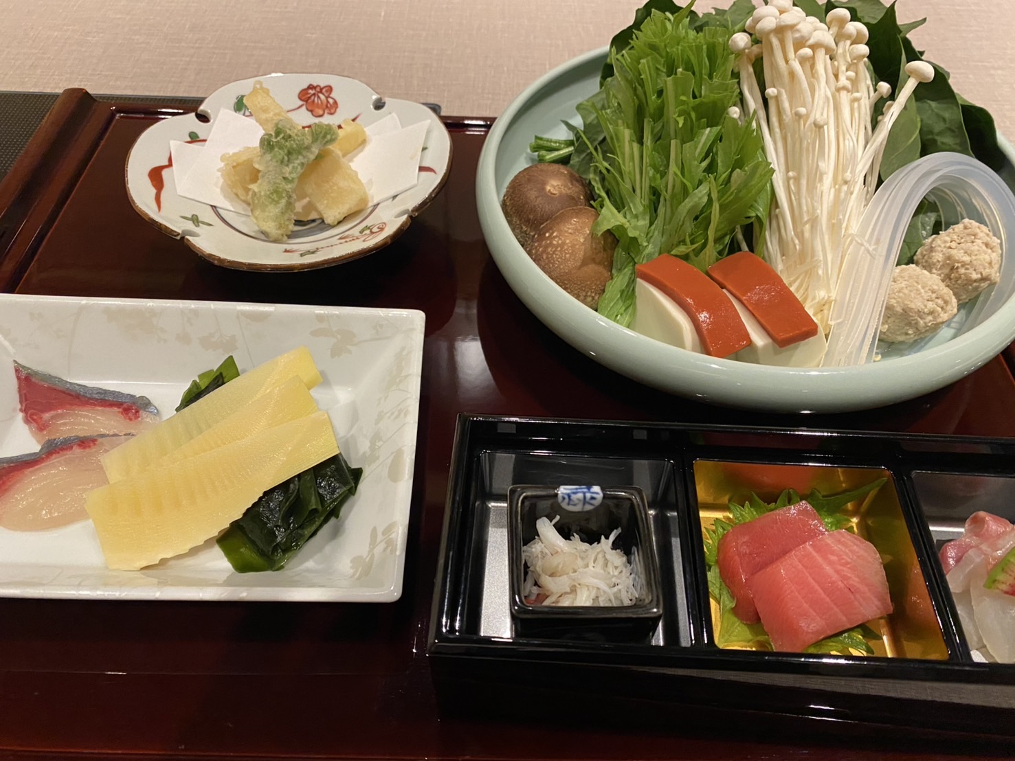 白金豚と近江牛と筍のつゆしゃぶ【太秦】うずまさコース＋2時間飲み放題付